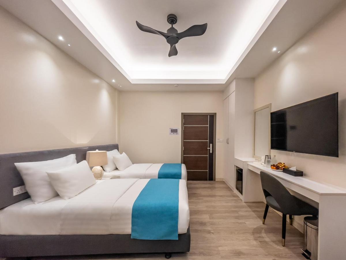 Sky Beach Maldives - Dhiffushi Exterior photo