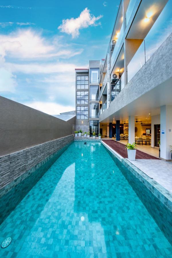 Sky Beach Maldives - Dhiffushi Exterior photo